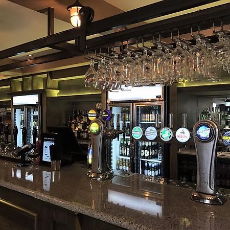 The Crown Hotel Wetherspoon Biggleswade Extérieur photo