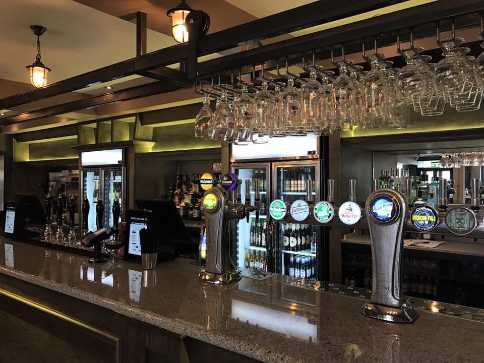 The Crown Hotel Wetherspoon Biggleswade Extérieur photo