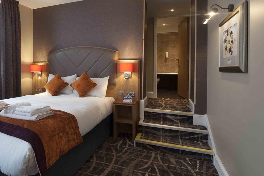 The Crown Hotel Wetherspoon Biggleswade Extérieur photo