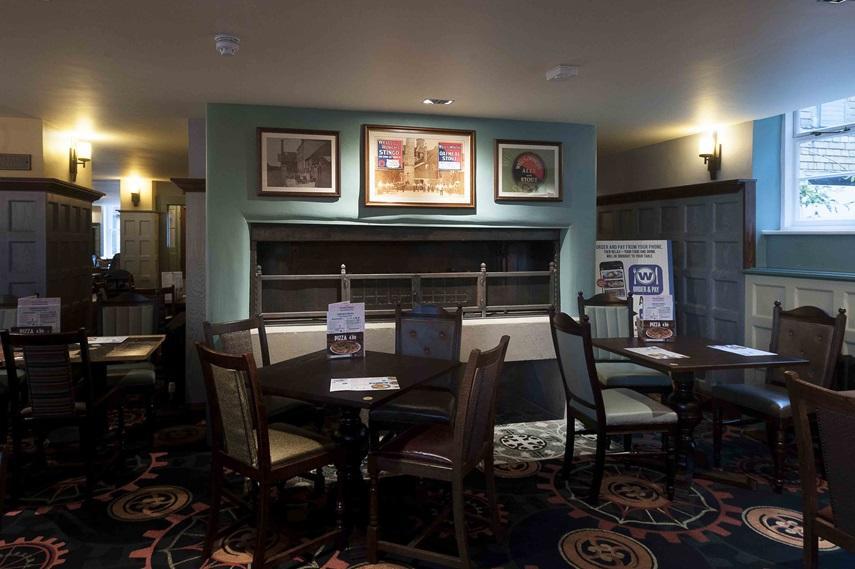 The Crown Hotel Wetherspoon Biggleswade Extérieur photo