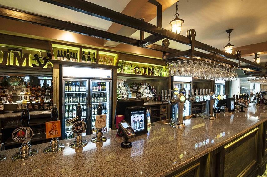 The Crown Hotel Wetherspoon Biggleswade Extérieur photo