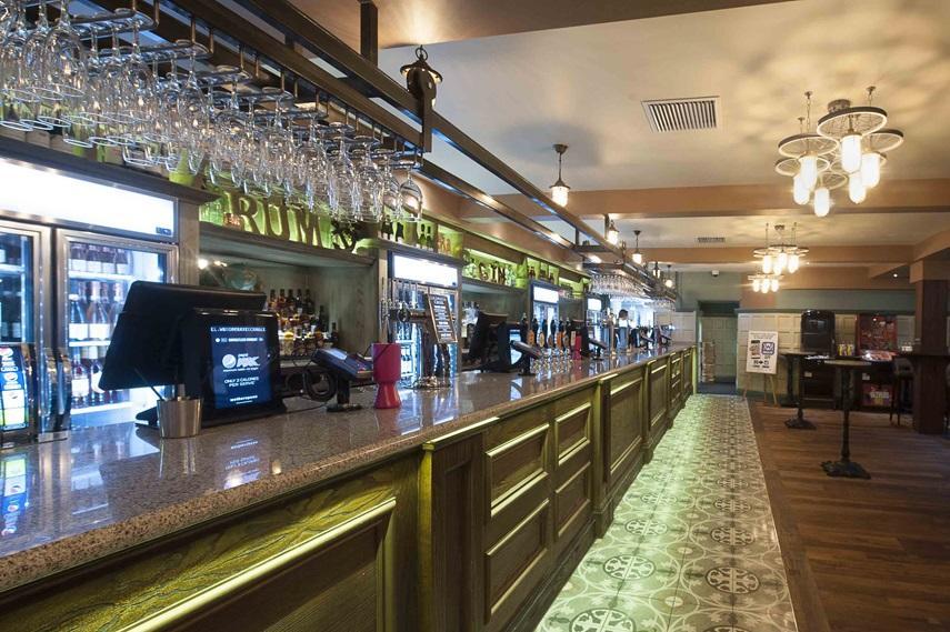 The Crown Hotel Wetherspoon Biggleswade Extérieur photo